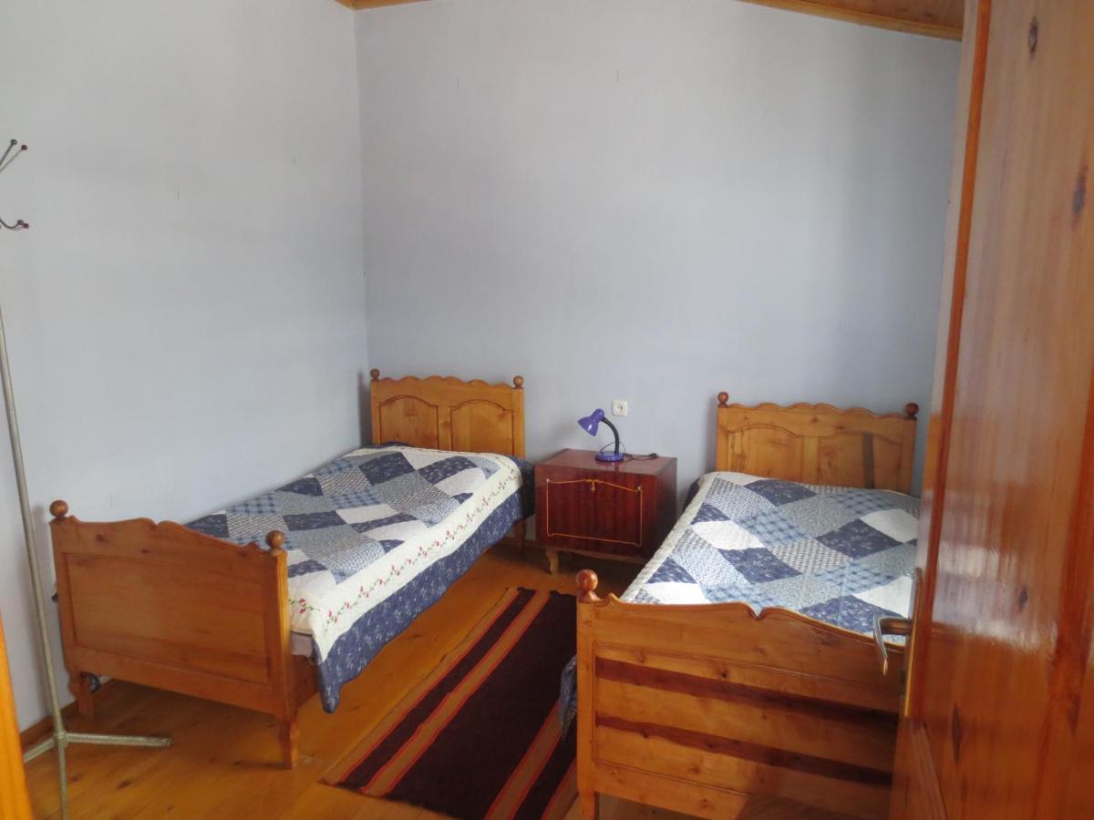 Irma Beso & Aleko Khergianis Guesthouse Местия Экстерьер фото