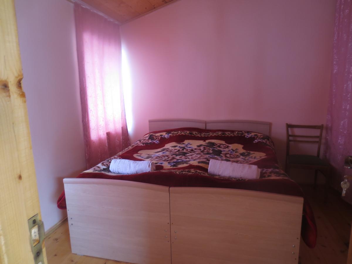Irma Beso & Aleko Khergianis Guesthouse Местия Экстерьер фото